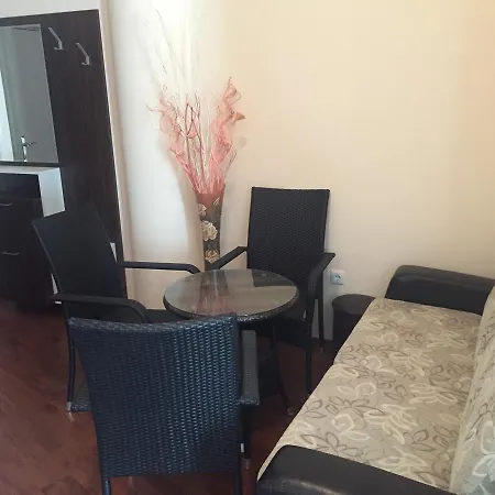 Apartament 82 *