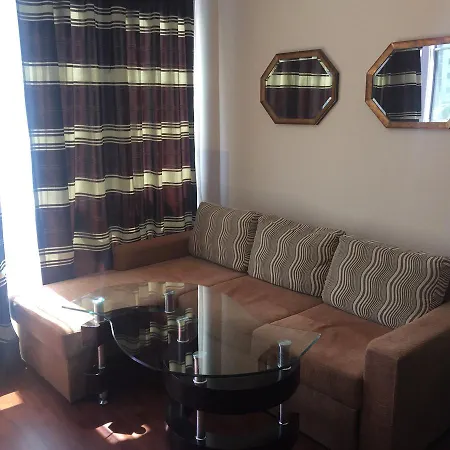 82 Apartment *