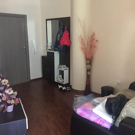 Apartment 82